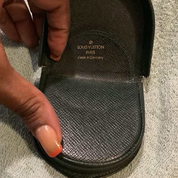 Authentic LV Coin Pouch - Dark Green Taiga Leather - Picture 2 of 7